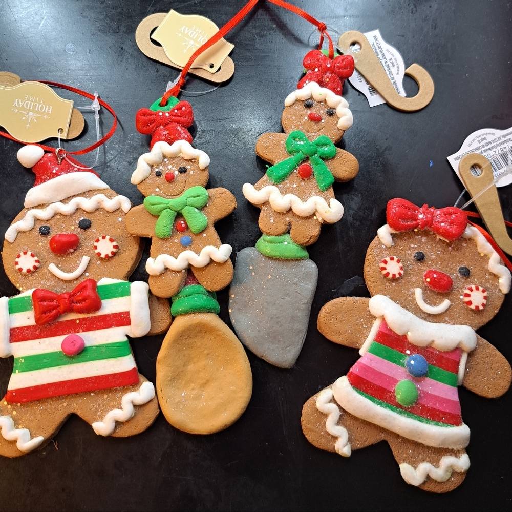 Gingerbread Man Ornaments Holiday Time Christmas Cookies (Bundle of 4) NEW!